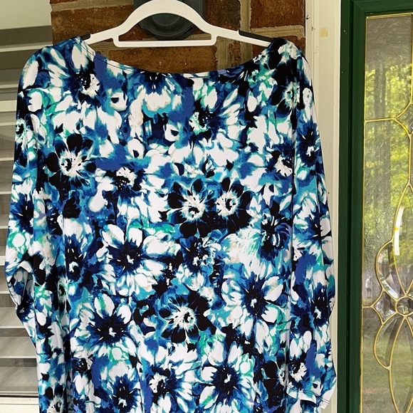 Grace Elements Tops - EUC Grace Elements 3X Floral Long Sleeved Blouse
